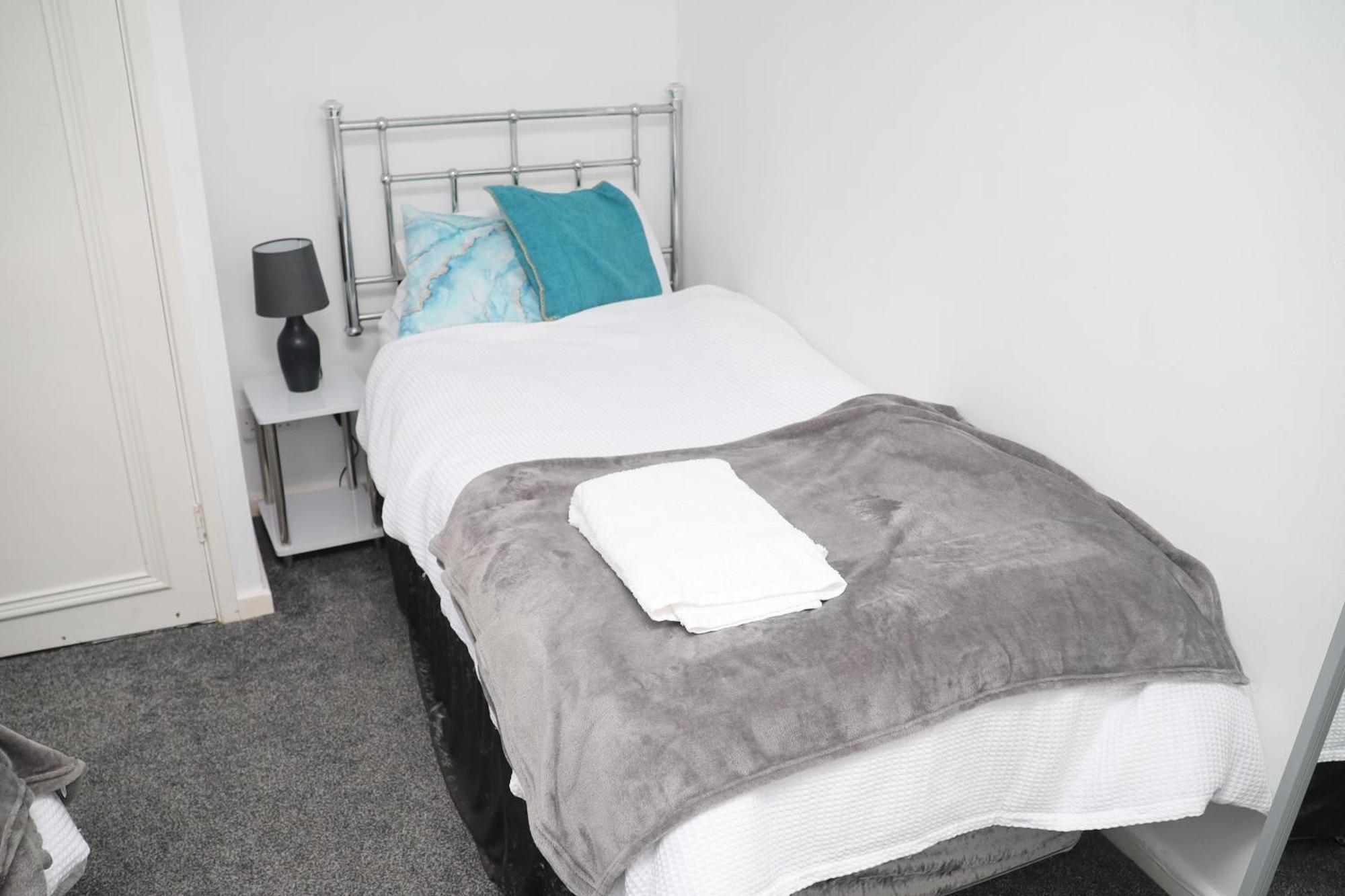Superb 3 Bedroom Flat In スタッフォード エクステリア 写真