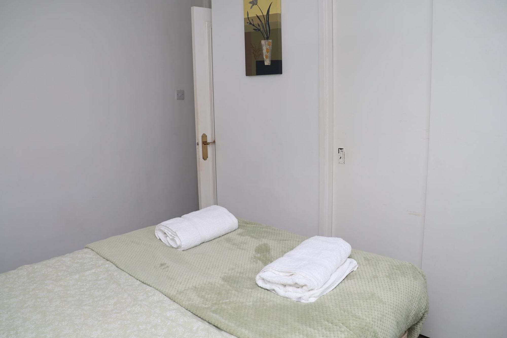 Superb 3 Bedroom Flat In スタッフォード エクステリア 写真