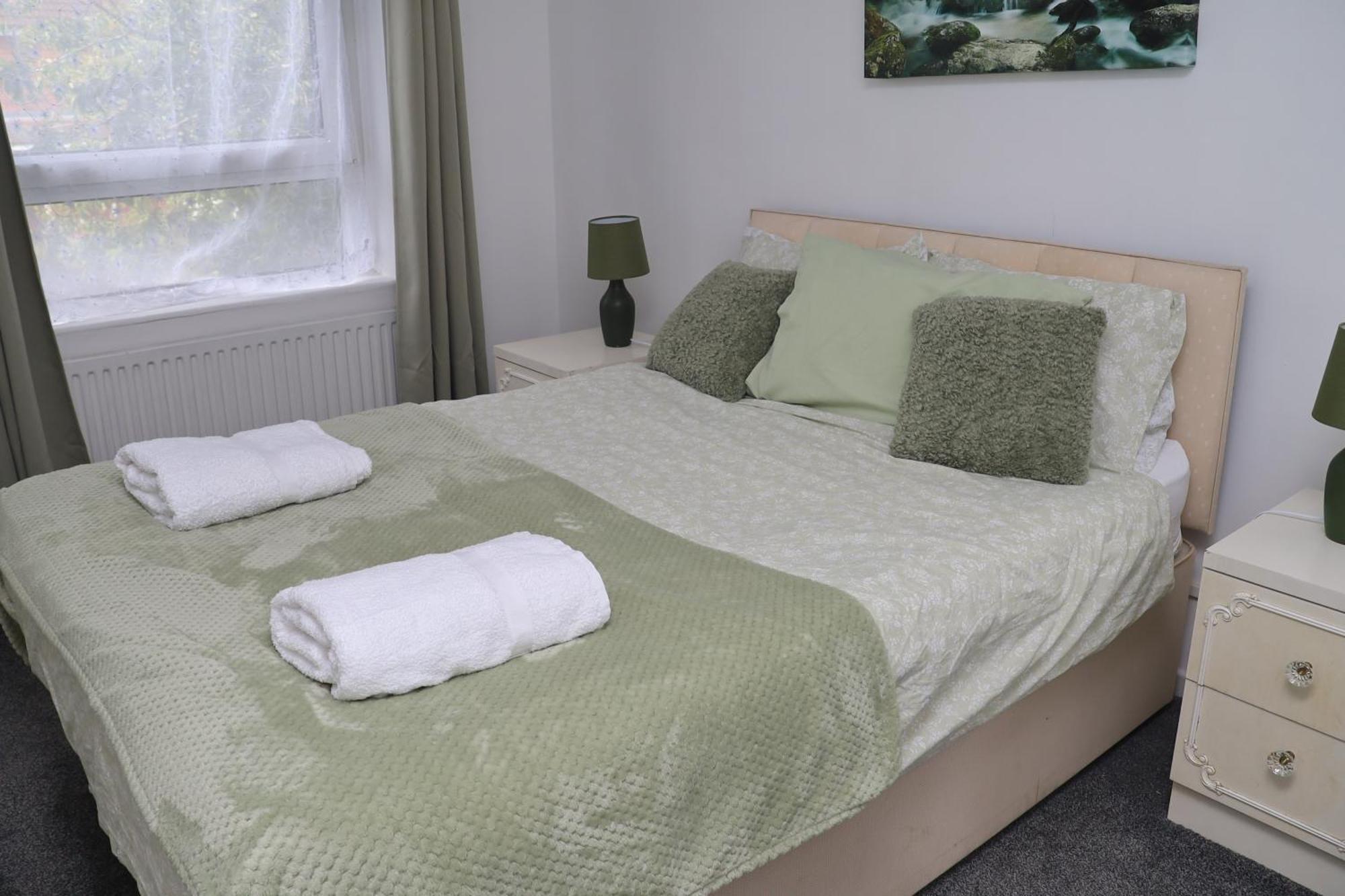 Superb 3 Bedroom Flat In スタッフォード エクステリア 写真