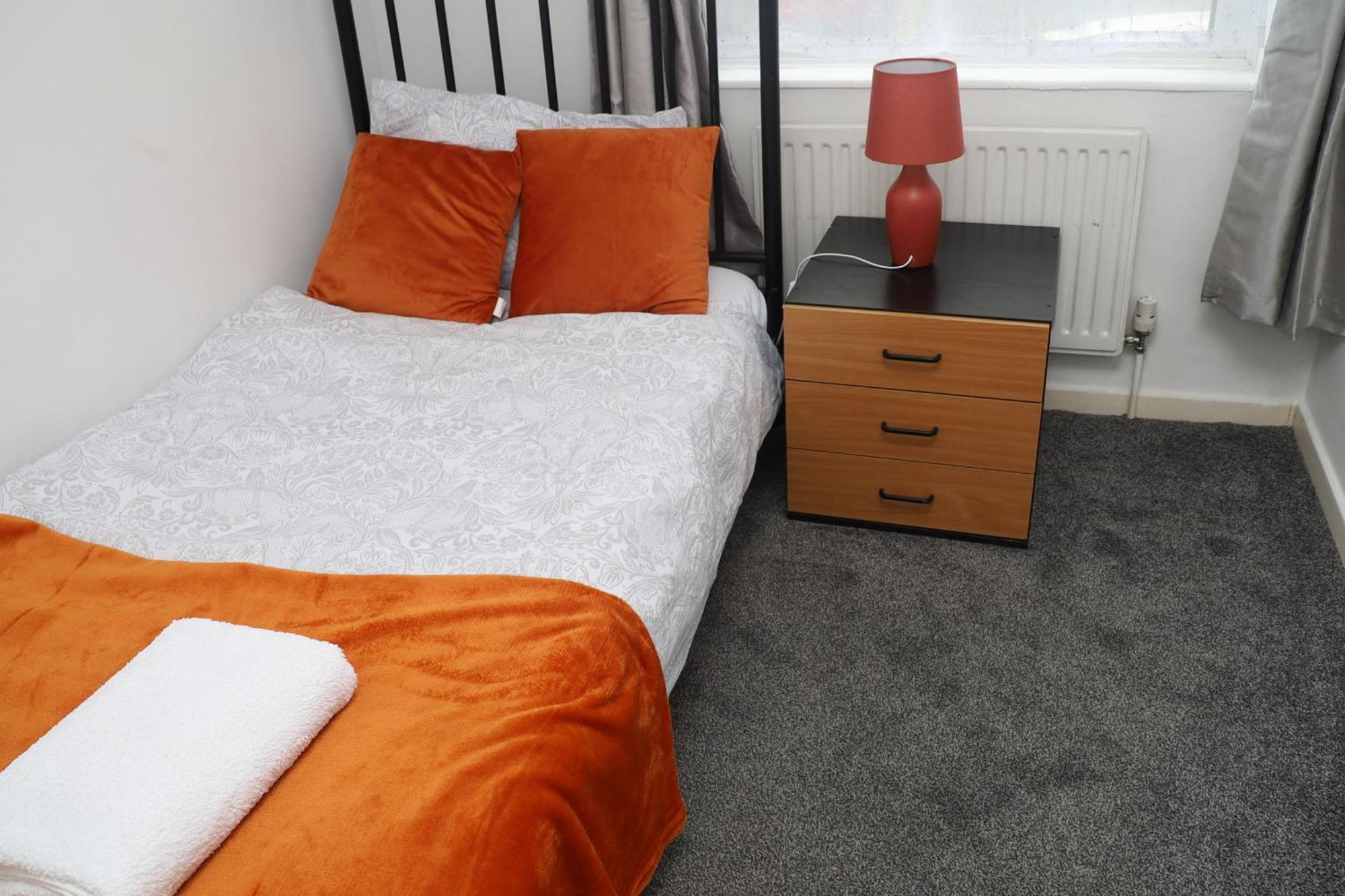 Superb 3 Bedroom Flat In スタッフォード エクステリア 写真