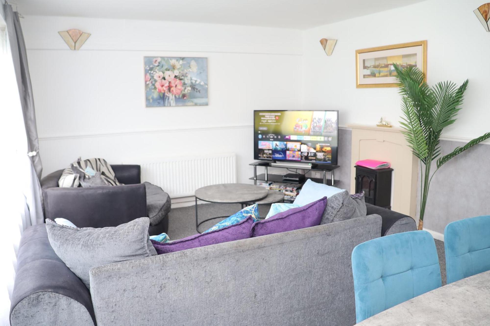 Superb 3 Bedroom Flat In スタッフォード エクステリア 写真